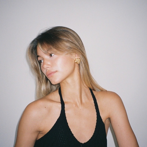 Heaven Mayhem Wind Gold Earrings. - Picture 3 of 3